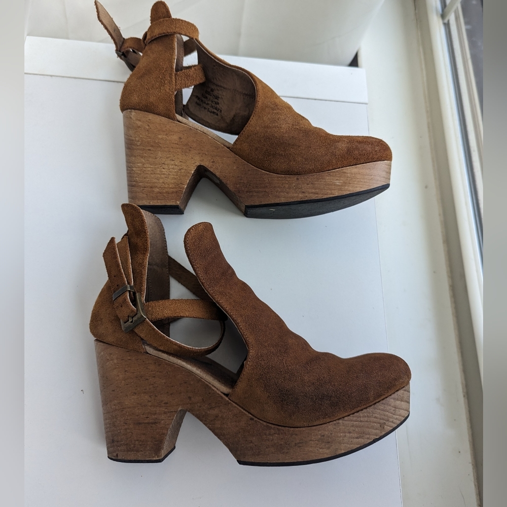 Free People Cedar Clogs size 41 / 9.5 women's FLAWED please read description